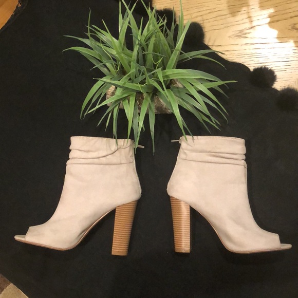 Express open toe booties - Picture 2 of 16
